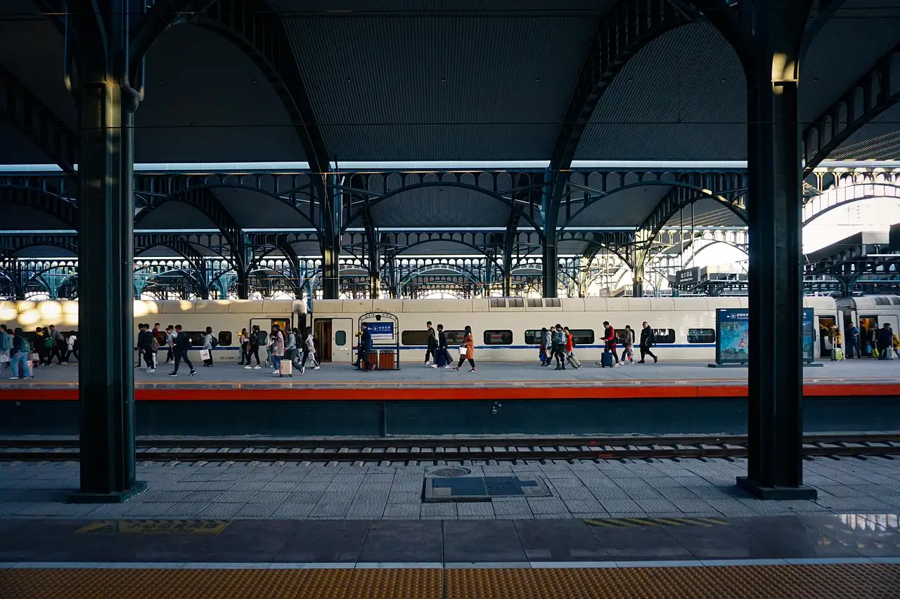 Almere Centraal Station: Informatie en Reisinformatie