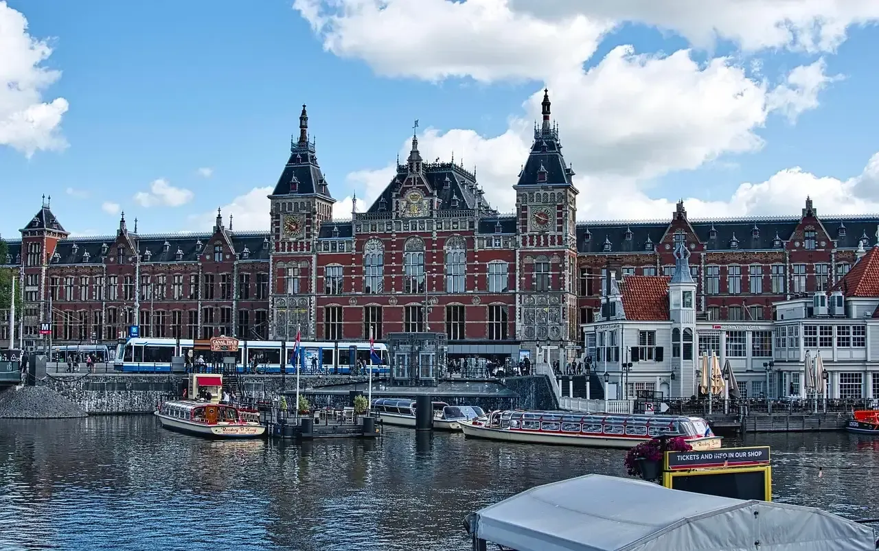 Nachtbus Amsterdam naar Almere: Schema en Tickets