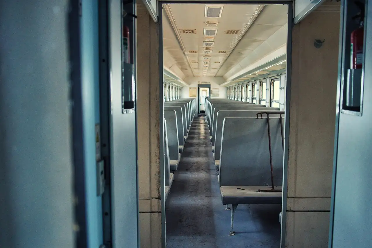 Trein naar Almere Buiten: Tickets en dienstregeling